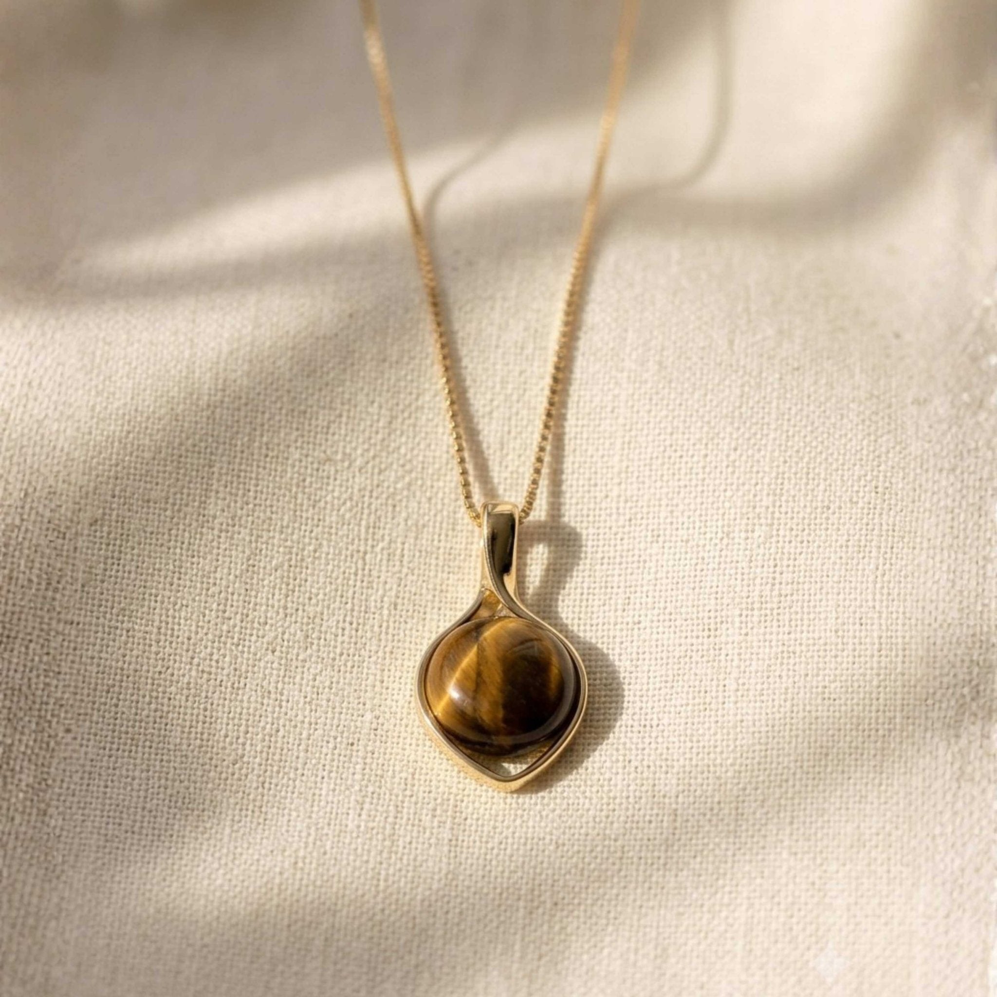 Offset Round Gold Set