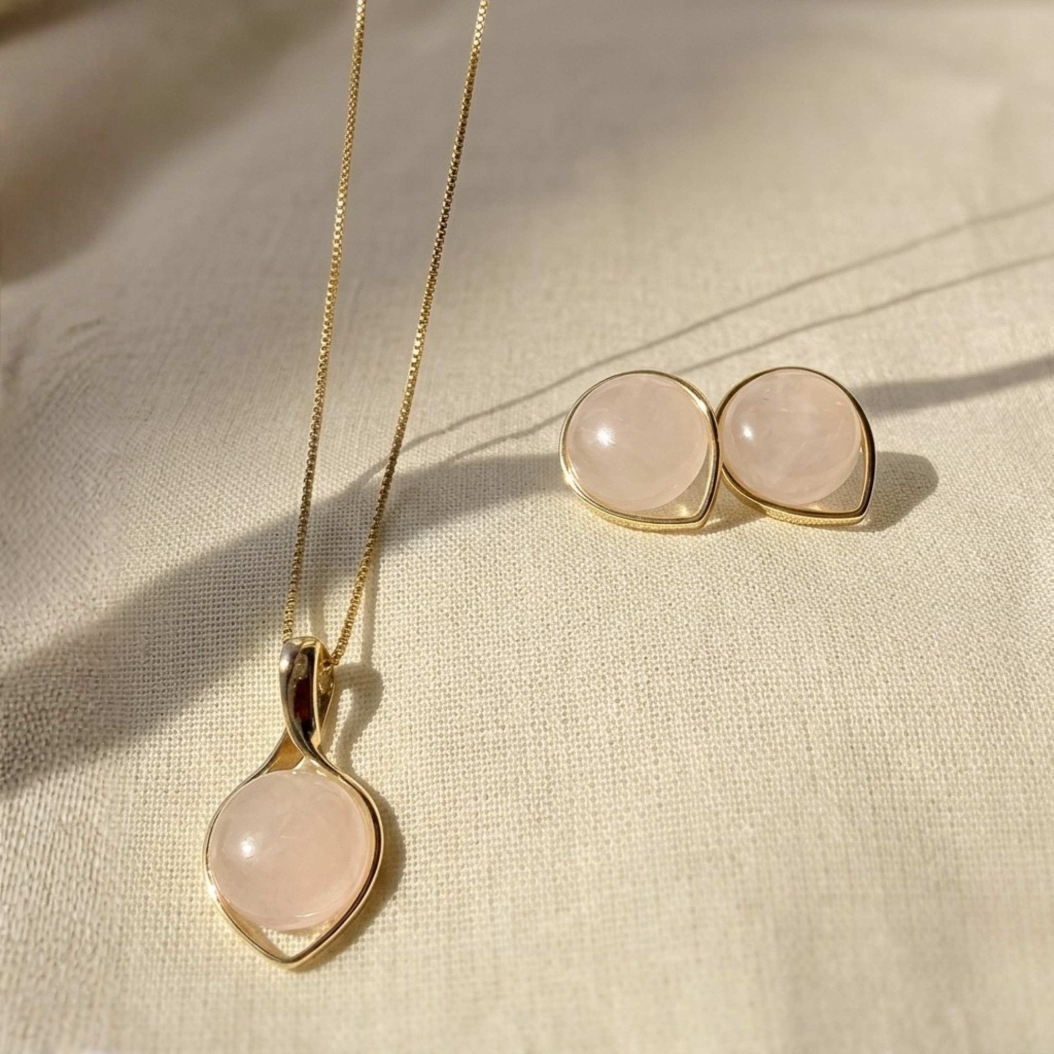Offset Round Gold Set