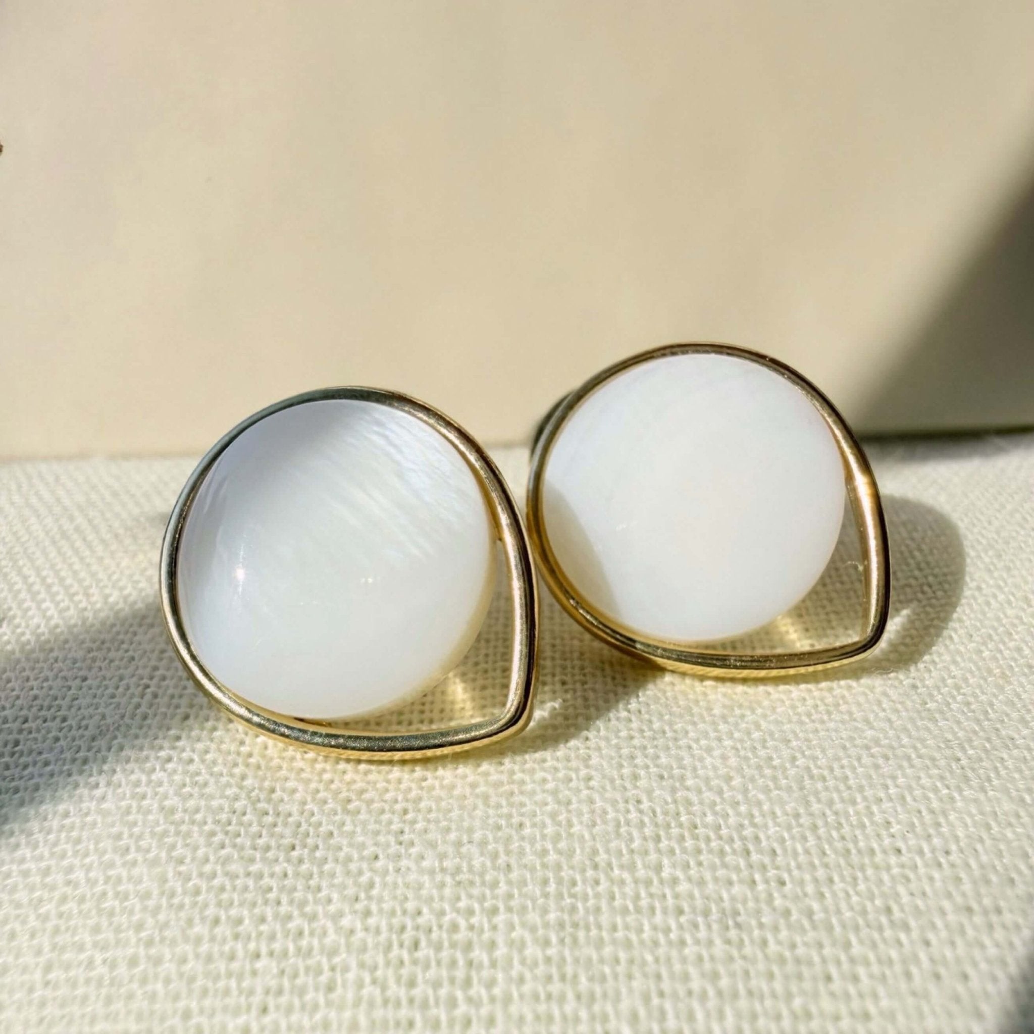 Offset Round Set – Mother of Pearl