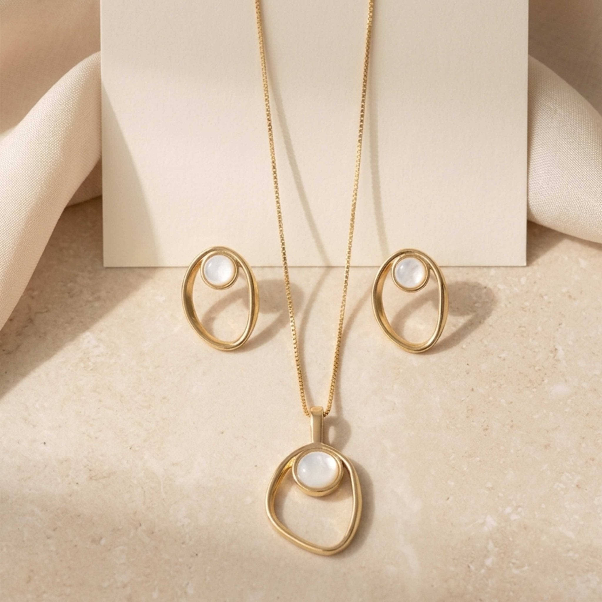 Open Oval Gold Set