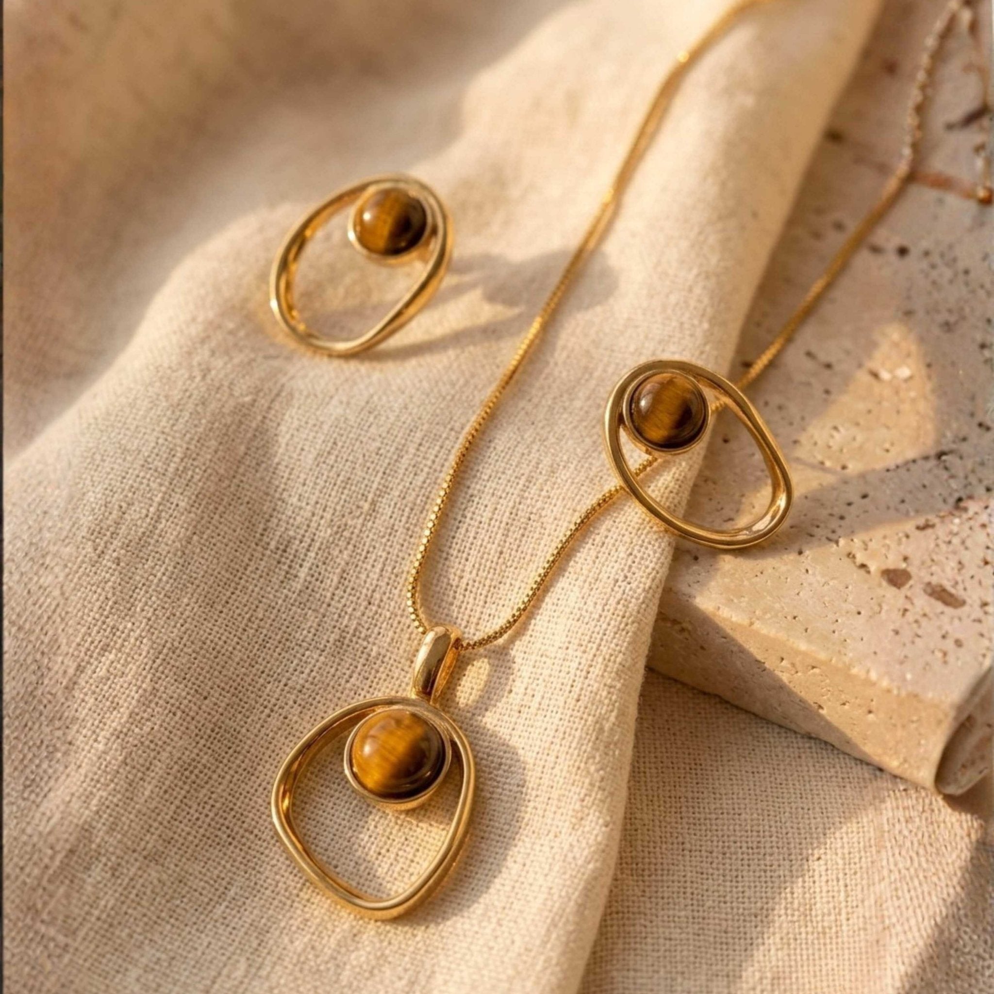 Open Oval Gold Set
