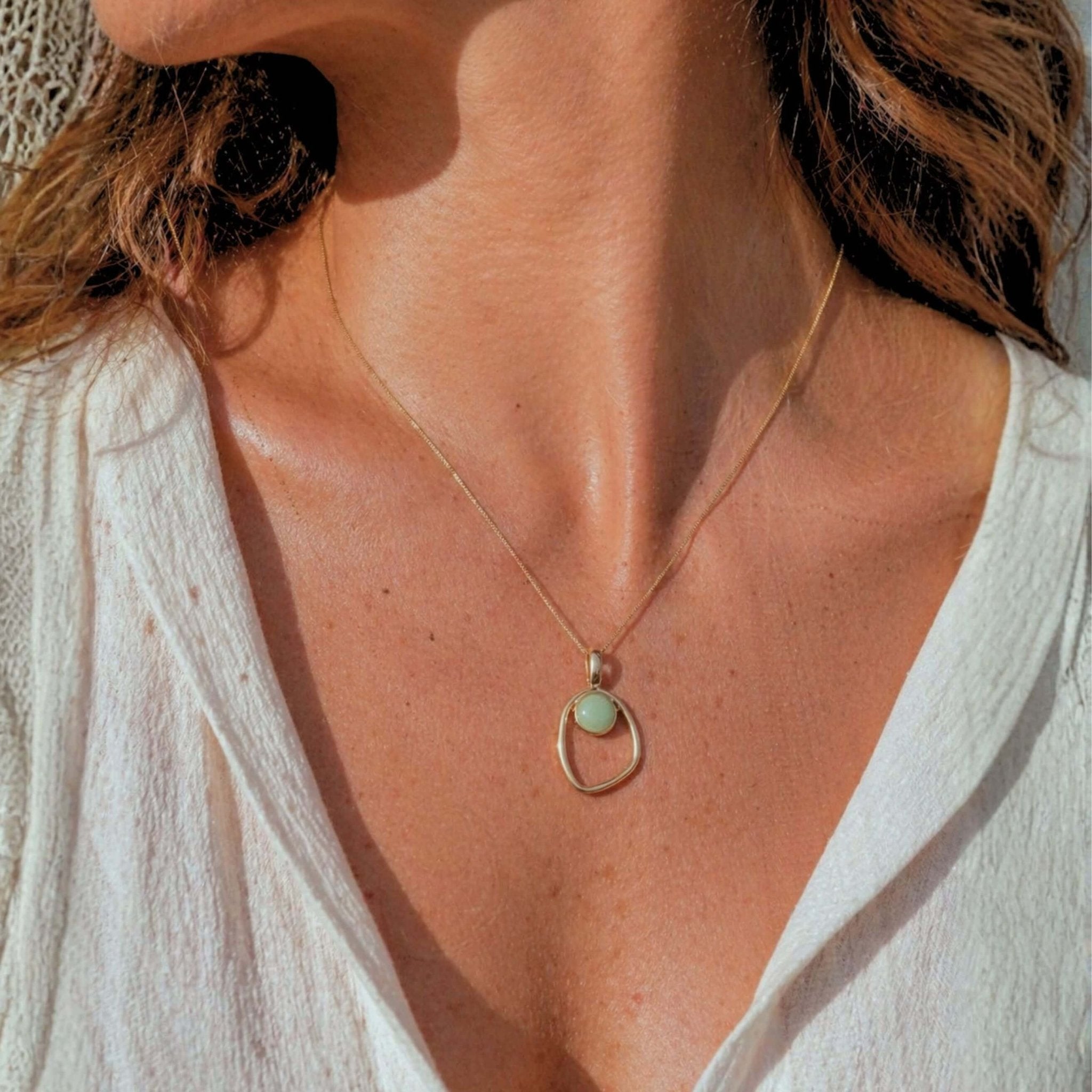 Open Oval Necklace – Green Quartz