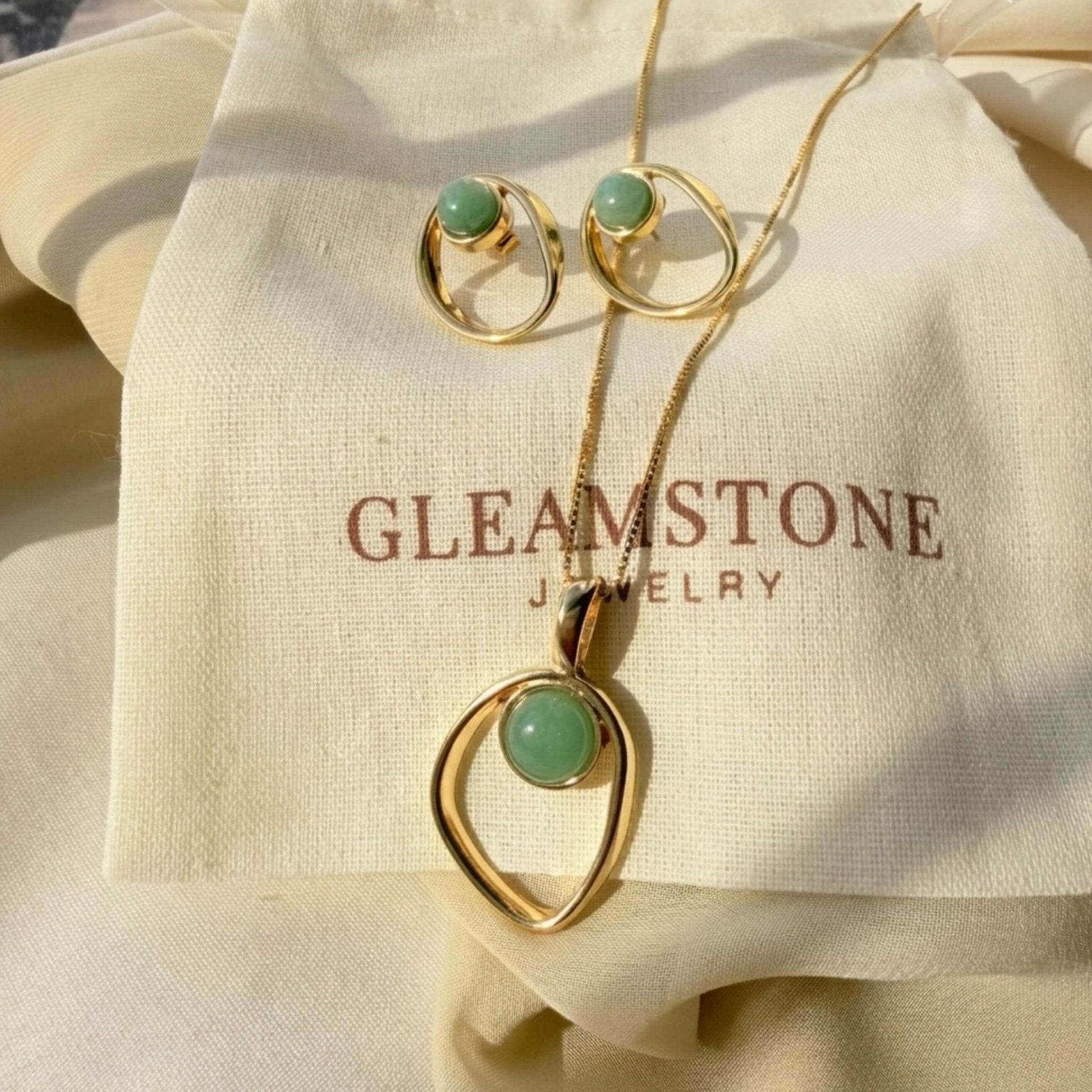 Open Oval Necklace – Green Quartz