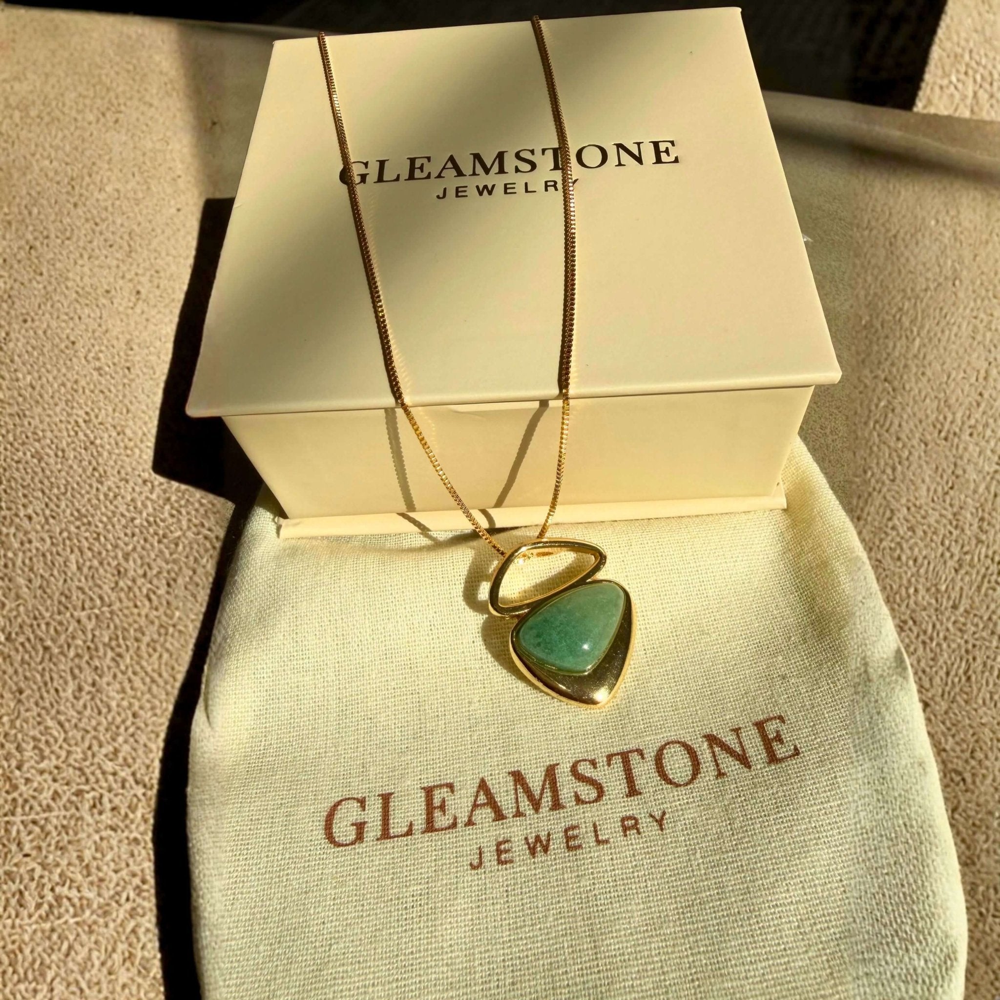 The Green Quartz Pendant Necklace