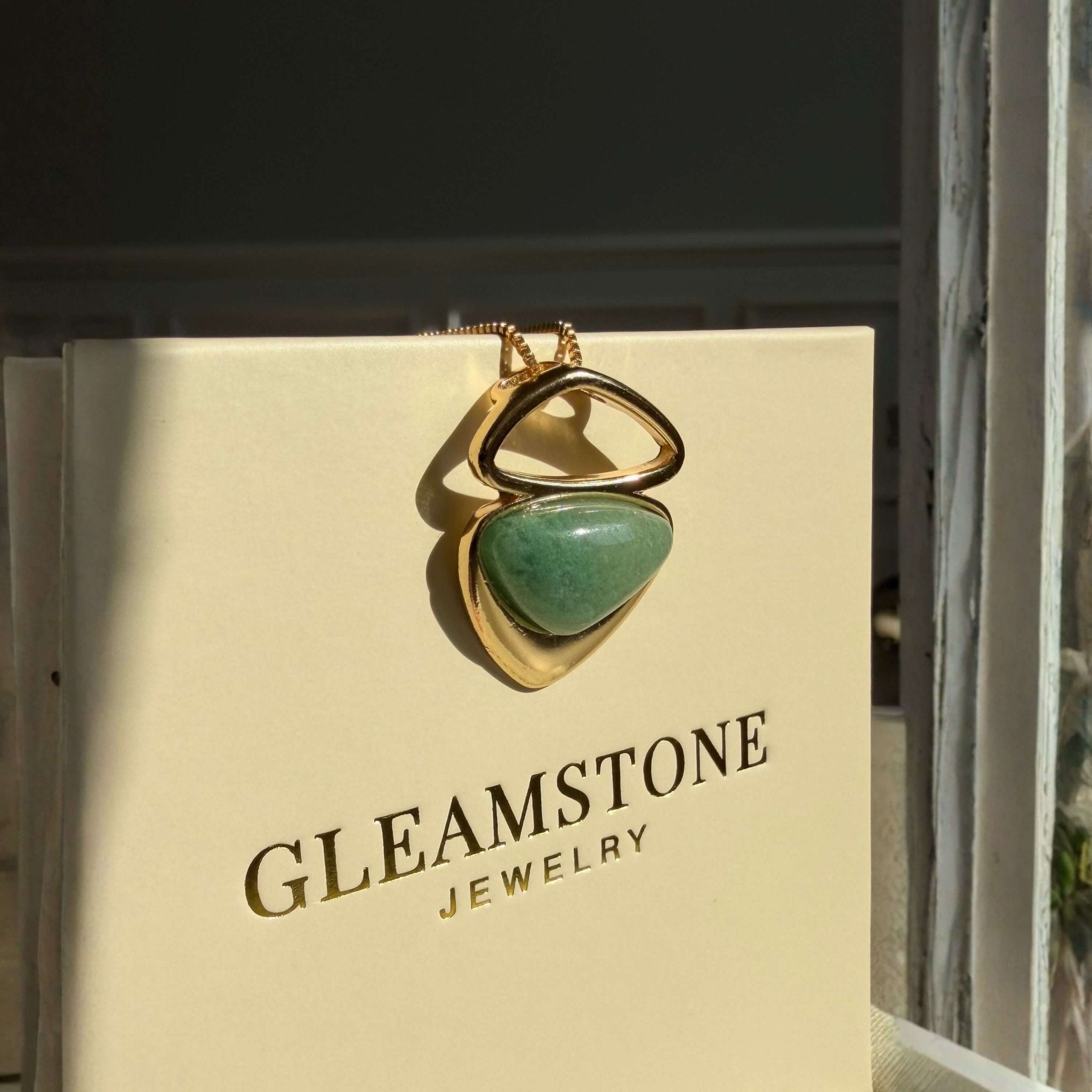 The Green Quartz Pendant Necklace