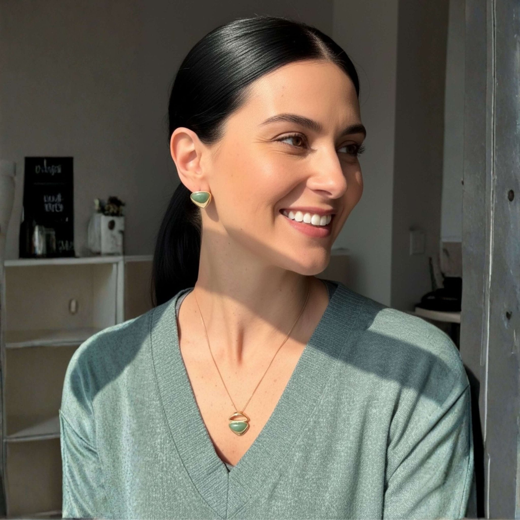 The Green Quartz Pendant Necklace