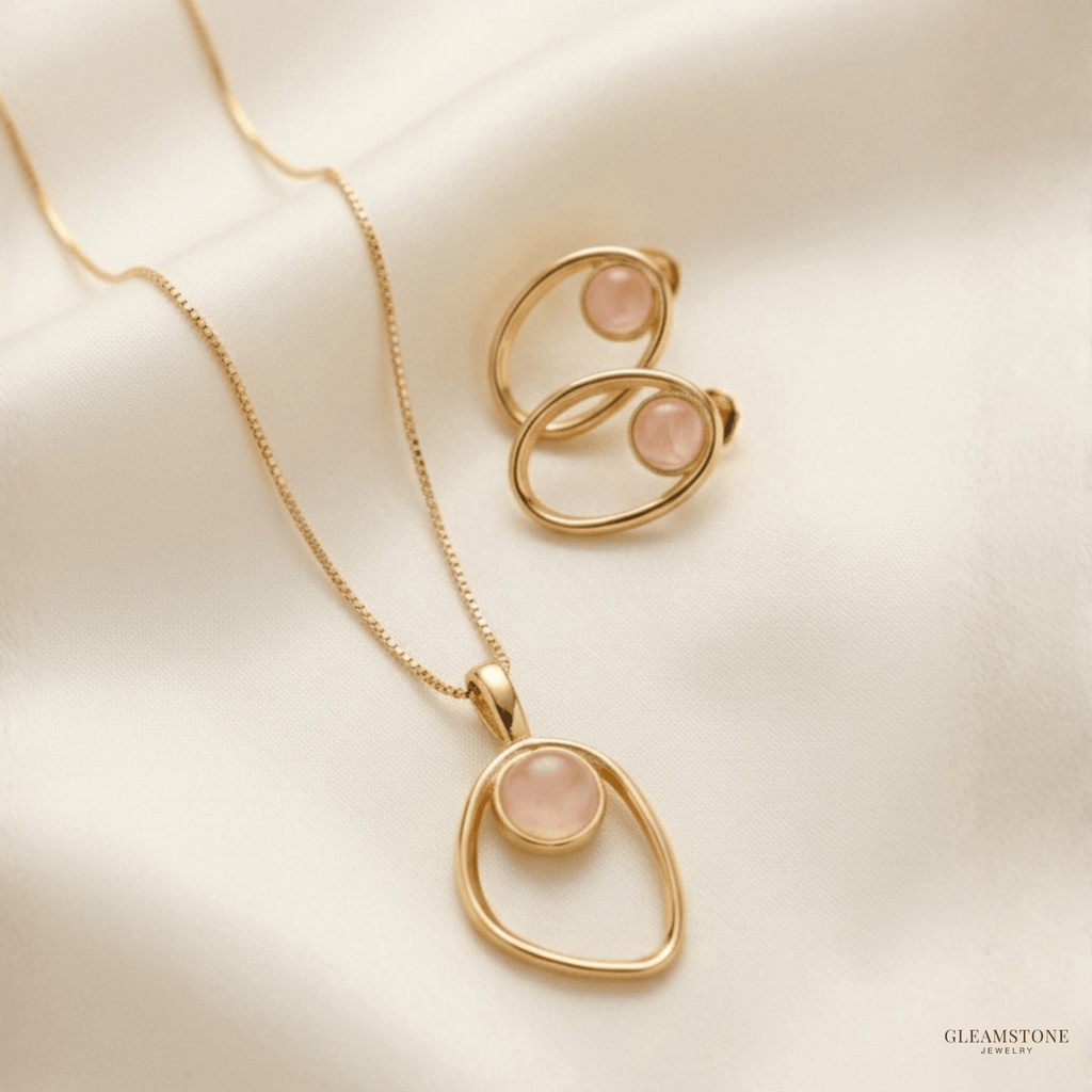 The Sentiment Pendant Necklace – Rose Quartz in Gold