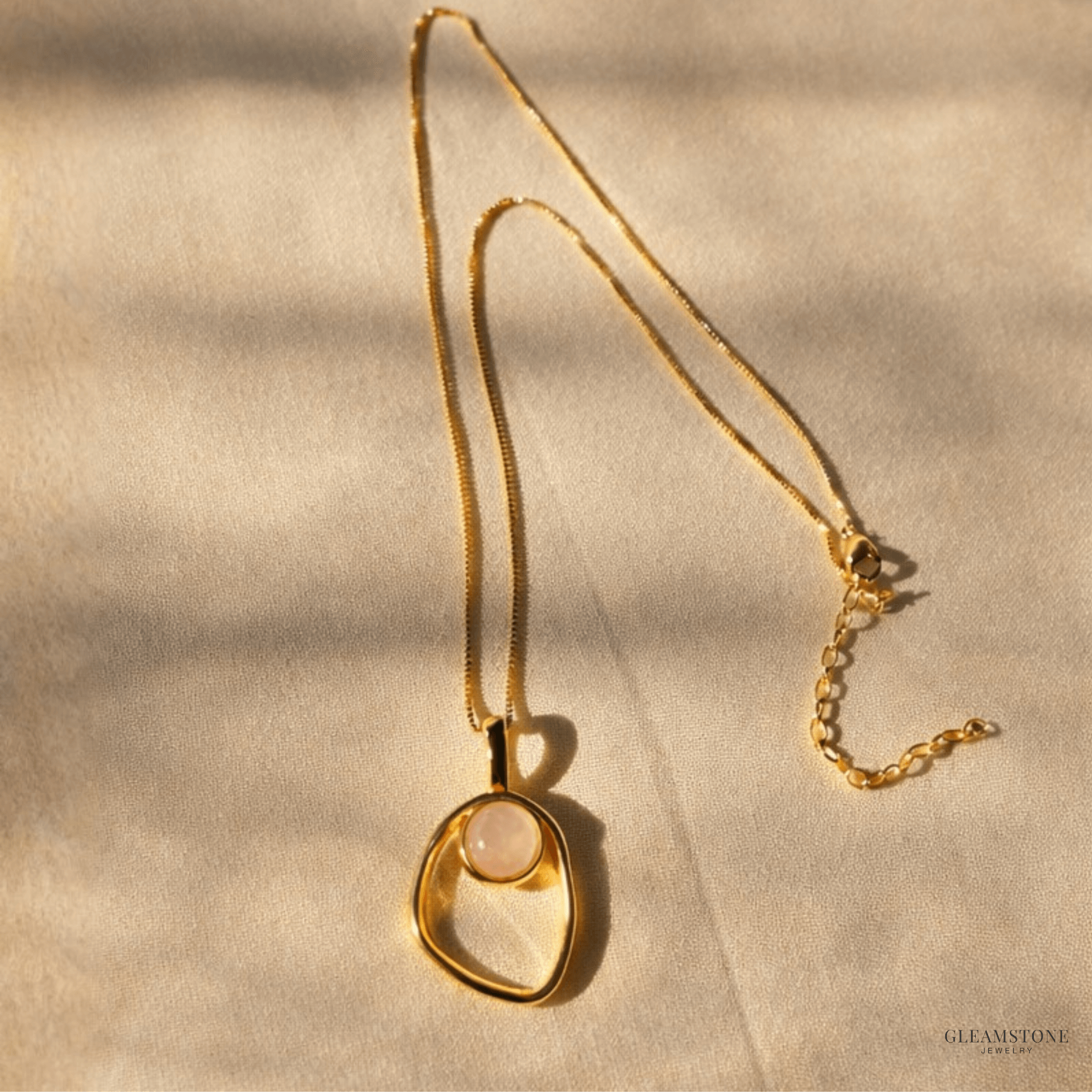 The Sentiment Pendant Necklace – Rose Quartz in Gold